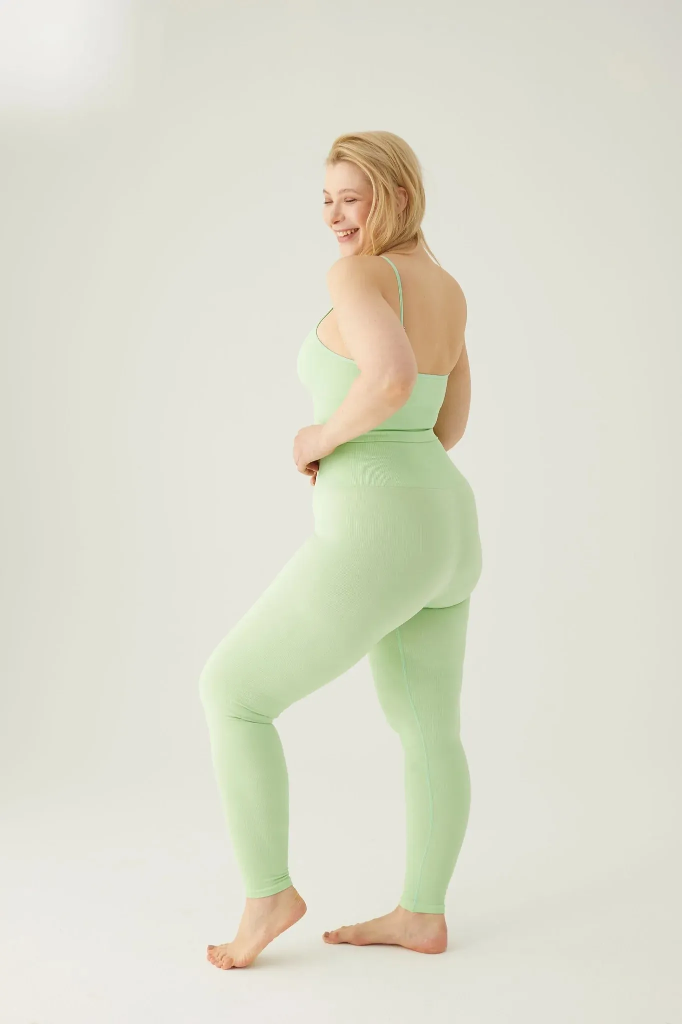 Form & Grace Seamless Leggings With Wide Waistband Pistachio