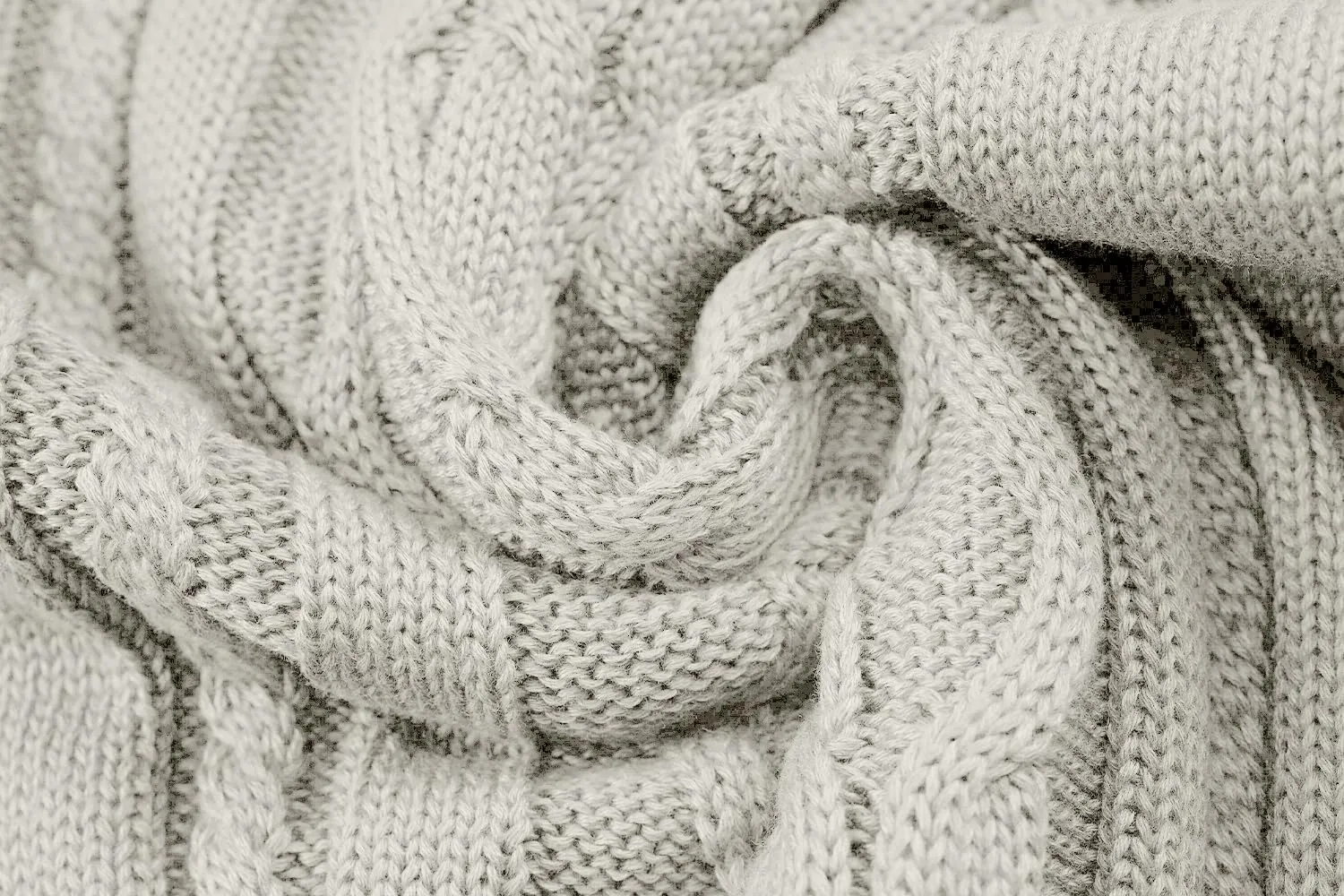 Men's Turtleneck Sweater Cable Knitted Pullover Sweater